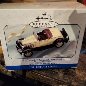 1932 Chevrolet Standard Sports Roadster Ornament - Cream
